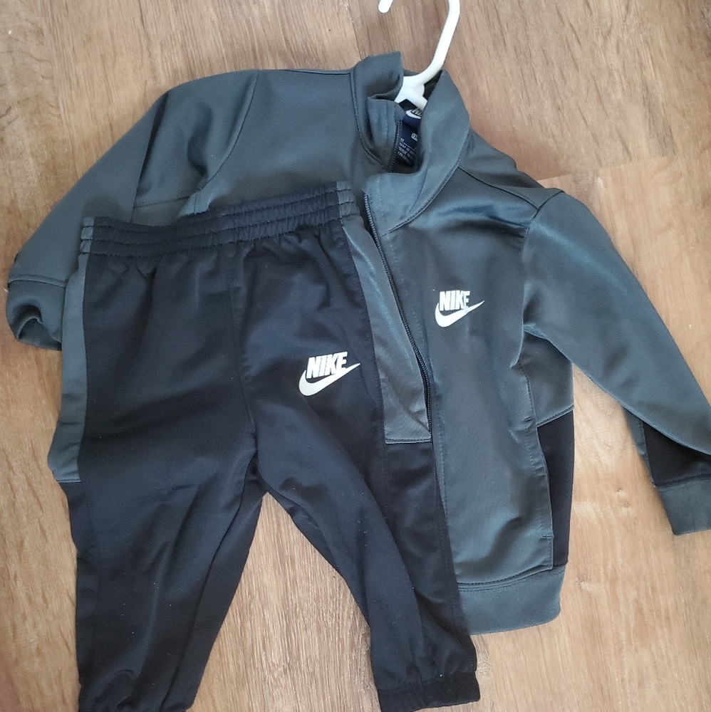 Toddler 2 piece nike set